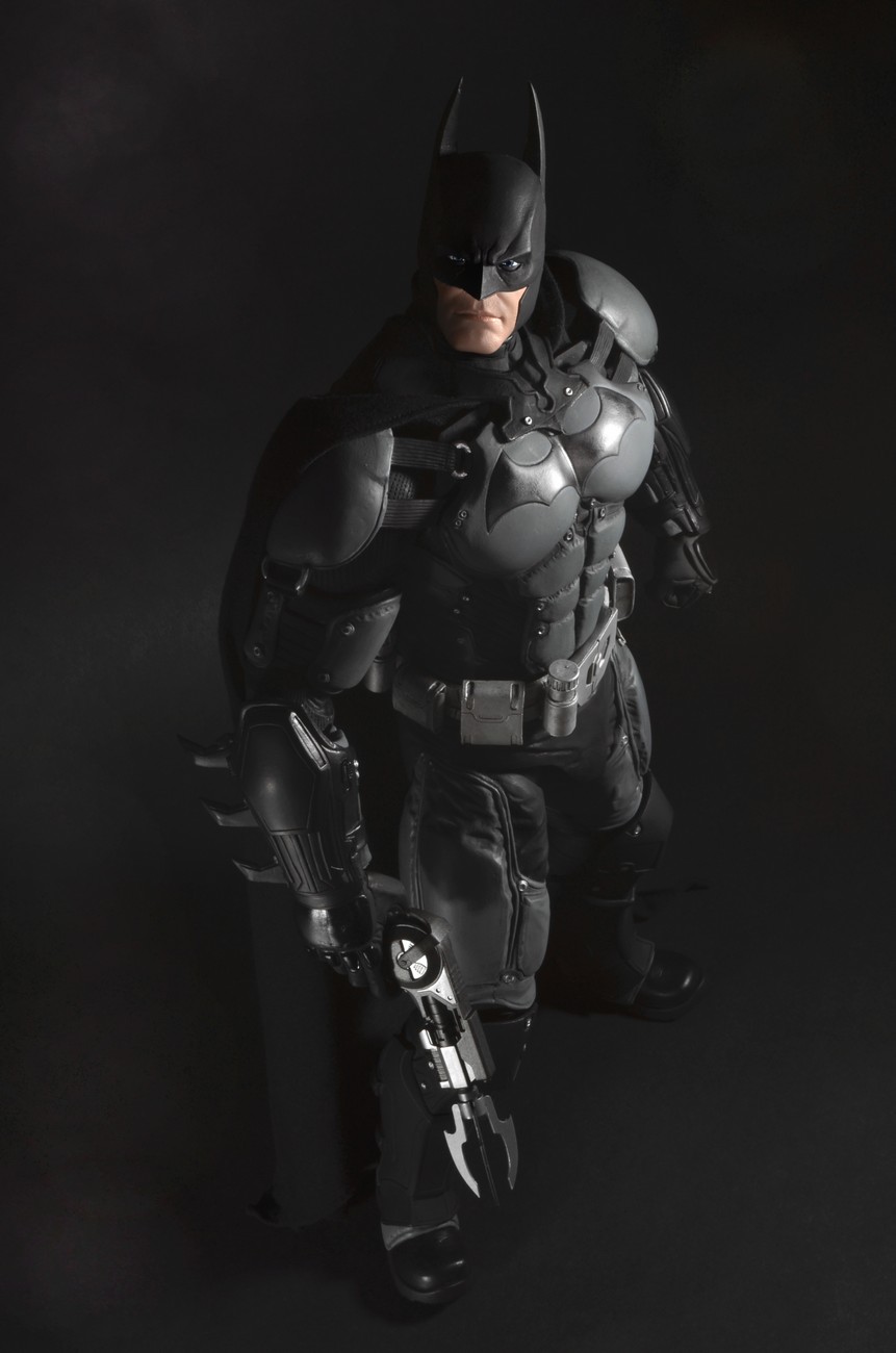 [NECA] Batman Arkham Origins - Batman 1/4 Scale - Página 4 1300w-Arkham_Batman2_tn