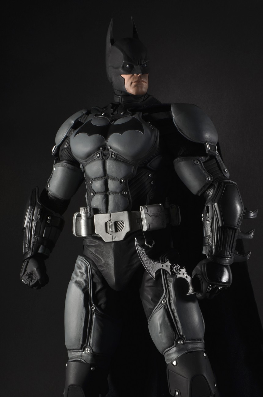 [NECA] Batman Arkham Origins - Batman 1/4 Scale - Página 4 1300w-Arkham_Batman3_tn