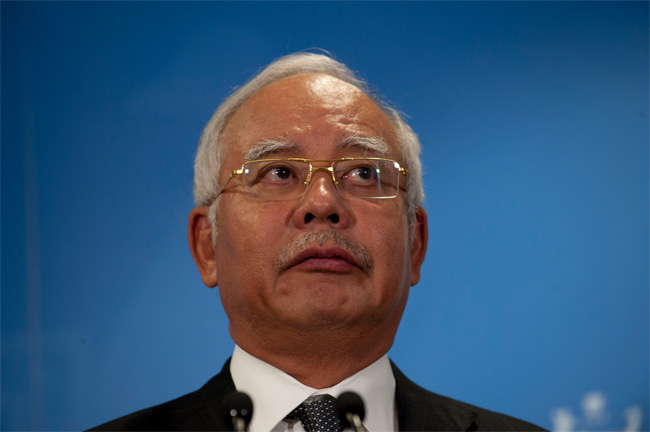 NEIL the con man KEENAN UPDATE - Bankers Beware: The First Of Many Salvos Najib-Razak-1