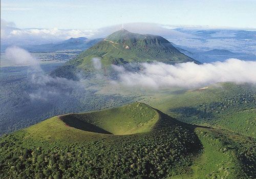  les volcans d’Auvergne seraient tombés Vxqyz3z7