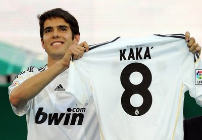 صور لأقوى نآدي (: ريال مدريد :)  ... 17133-kaka1