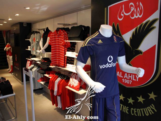 حلم ولا خيال؟ شاهد بعينيك "مشاهد وهمية" لأحلام حقيقية في الأهلي ستور 27402-ahly_store45