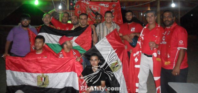 بالصور احتفلات جماهير الاهلي في غزة بتويج الاهلي بالدرع المصري 2011 ليلة شموخ وعزة شهدتها غزة فرحاً باللقب الأحمر 29919-fangaza_3