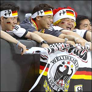 PHOTOS |¦[ { WORLD ❶ CUP FANS } ـ ]¦| _38049528_germany_fans