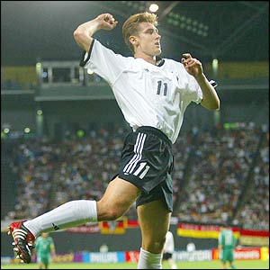      _38049554_klose_celebrate