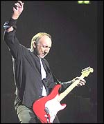 PETE TOWNSHEND - ROGER DALTREY - TOUR 2006 _38682695_pete150