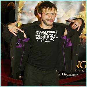 Cherchez l'image... - Page 2 _39598509_dominic_monaghan_pa