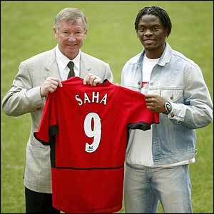 The Stretford End - Page 3 _39801725_saha300