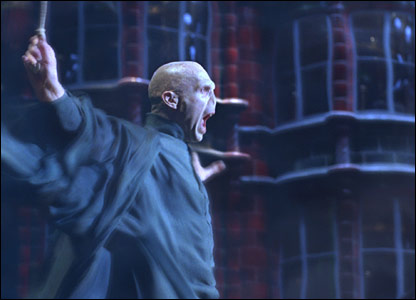 Juego de los personajes _42431698_voldemort_imagenet_gall