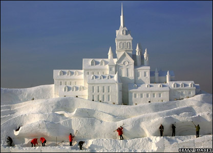 Palacio de Hielo - Palacio Real de Finismund _44310434_gall_ice_castle_getty