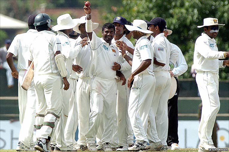 INVESTEC TEST SERIES || Thunderbolts VS Thunder Strikers || 1st March 2013 || 1st Test || Day 5 - Page 7 _48443298_murali9_getty766