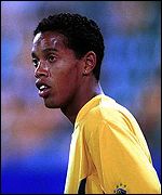       _1236413_ronaldinho150