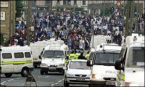 Riots in London and Beyond in pictures _1428239_riotpolice300