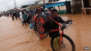 Tempestad tropical Aumenta muertos en Madagascar _58502269_014008847-1