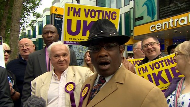 Nigel Farage fails to attend Croydon rally as Ukip carnival erupts _74980346_de43-1