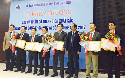 Nhân tài Đất Việt 2017 vinh danh đại học Duy Tân với ứng dụng 3D trong Y học D90FC86