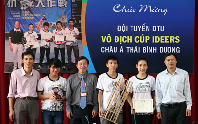  Phát động Cuộc thi “Thiết kế Mô hình Nhà chống Động đất - DTU 2015” IMG_3694c