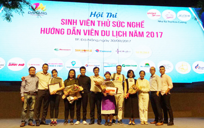 SV Duy Tân Giành giải Nhất “Sinh viên Thử sức nghề Hướng dẫn viên Du lịch” Tap%20the%2010