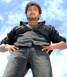 புதிருக்கு பதில சொன்னா பரிசு உண்டு...!!! - Page 4 Vettaikaran-vijay