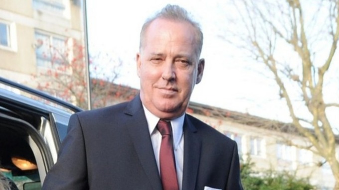 Michael Barrymore demands £2.5 million compensation for 'wrongful arrest' re Stuart Lubbock death - but Essex Police only offer £1  (Daily Mail & Daily Mirror, 21 Dec 2016)   Stream_img