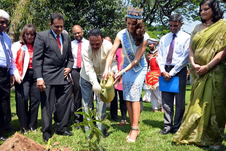 The Official Thread of Miss World 2014 ® Rolene Strauss- South Africa - Page 8 Qq3