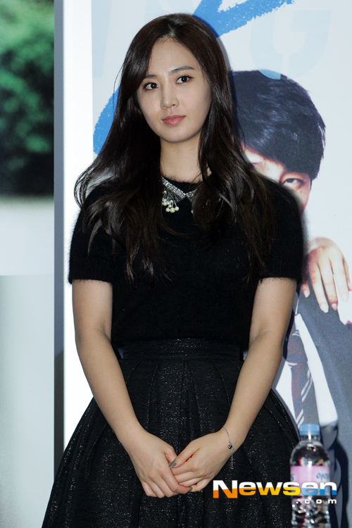 [PIC][30-10-2013]Yuri tham dự "No Breathing Greeting Event" vào tối nay 201310302222322810_1