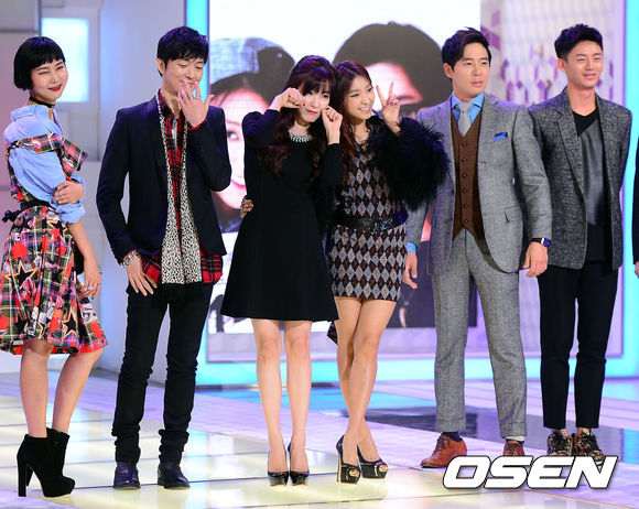 [PIC][16-10-2013]Tiffany xuất hiện tại buổi họp báo ra mắt chương trình "Fashion King Korea" vào trưa nay 201310161439772373_525e278ea65bf