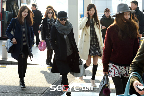 [صـور] Girls’ Generation في مطار Incheon متجهات إلى شانغهاي, الصين   20131130000351_0