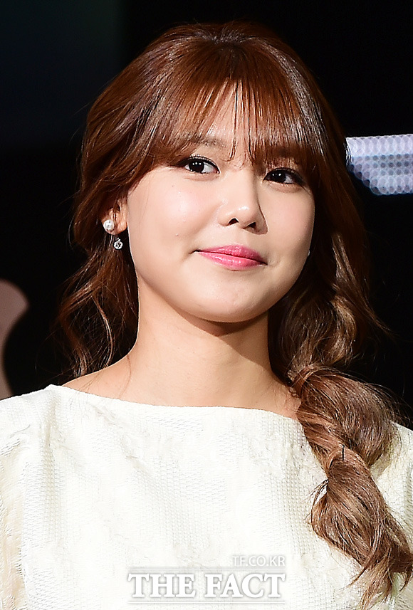 [PIC][08-01-2015]SooYoung làm MC cho buổi Showcase Mini Album "BASE" của SHINee JongHyun 20155731420712217