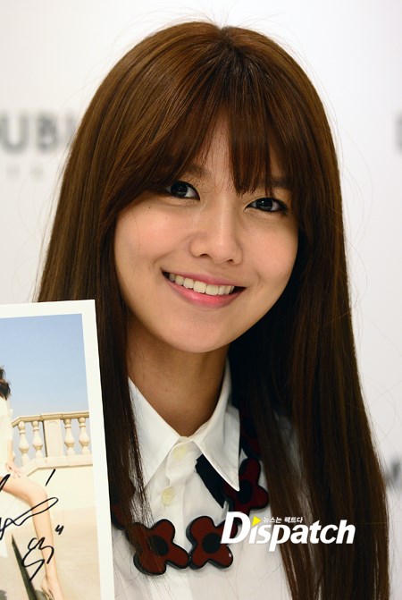 [PIC][23-07-2013]SooYoung xuất hiện tại buổi fansign thứ 3 cho thương hiệu "Double M" vào chiều nay   - Page 2 20137231855287891shj_T5_46978