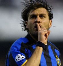 أغلى لاعب في تاريخ كل نادي من الأندية الكبرى بالصور Christian-Vieri-Gets-into-a-Fight-in-a-Milan-Restaurant-2