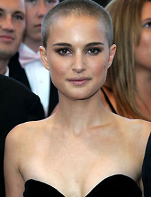 Trombinoscope par morceaux.... - Page 2 Natalie-Portman-Loves-Being-Skinhead-2