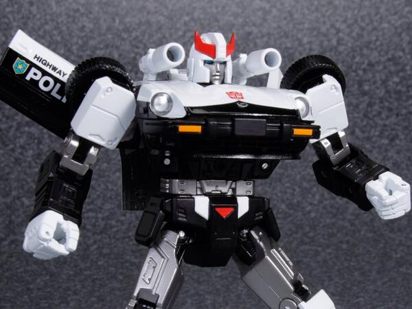 [Masterpiece] MP-17 Prowl/Cervo - Page 2 BFYhPqTCEAAC38X_1363374907