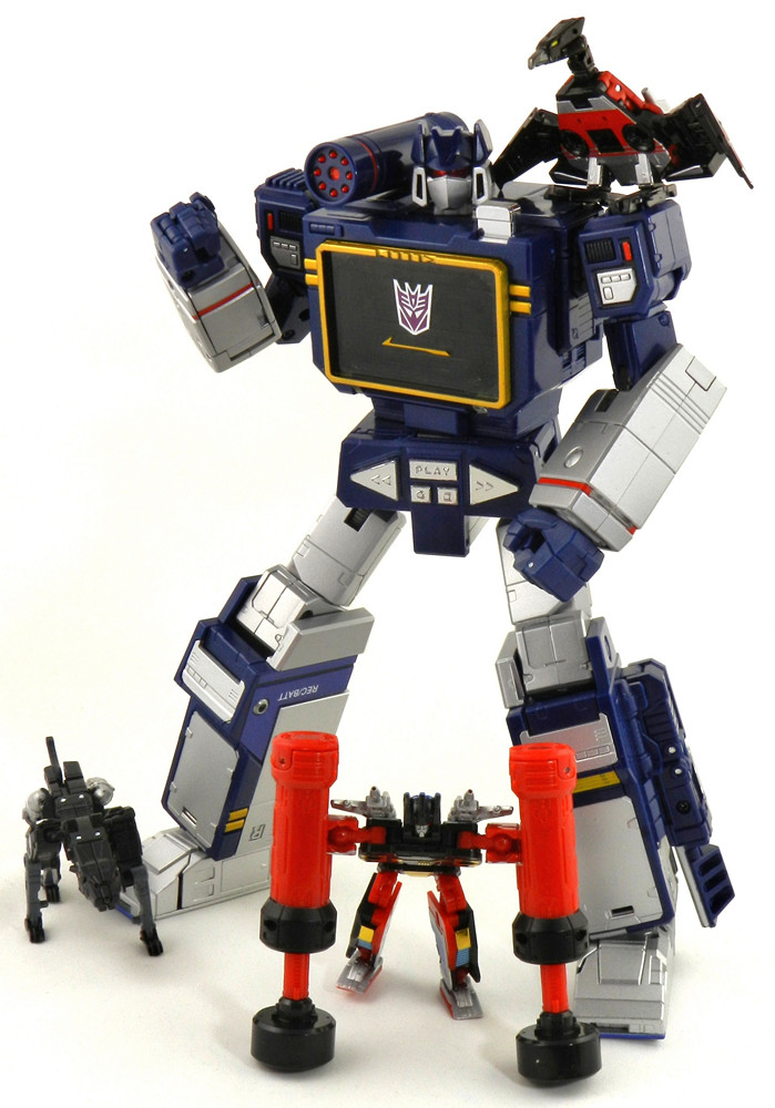 [Masterpiece] Mini-Cassettes ― MP-15 Frenzy/Frénétik & Ravage/Saboteur ― MP-16 Rumble/Trompeur & Buzzsaw/Condor ― MP-15E + MP-16E RavagewithSoundwave_LaserbeakandRumbleRobot_1366505096