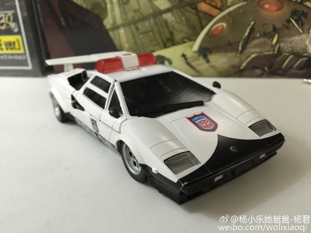 [Masterpiece] MP-12 Sideswipe/Frérot (rouge) ― MP-12G Sideswipe/Frérot G2 (noir) ― MP-12T Tigertrack/Tigrevoie (jaune) + MP-14C Clampdown/Châtimo (blanc) - Page 5 Masterpiece-Clampdown-01