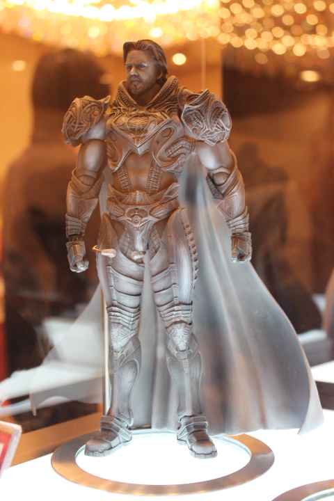 [Square Enix] Play Arts Kai - Jor-El and Faora "Man of Steel" Play-Arts-Kai-Jor-El-1