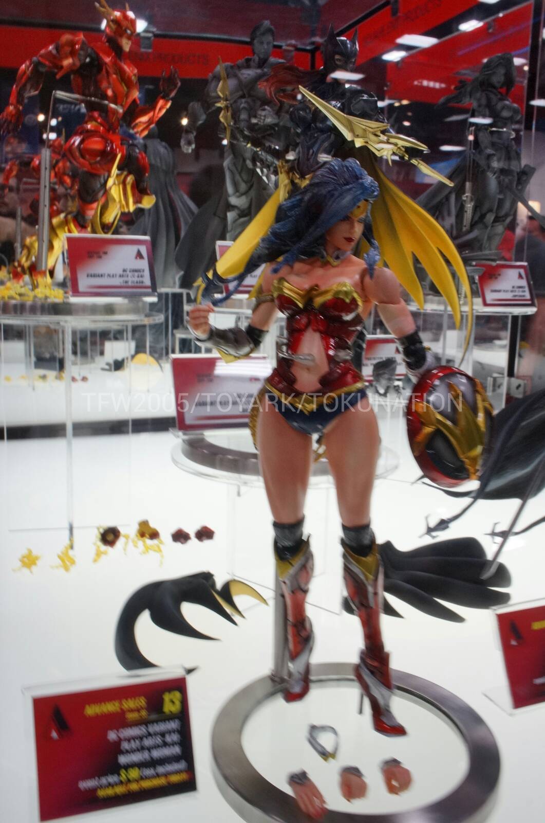 [SDCC 2013] Square Enix Play Arts Kai - DC Comics DSC02916