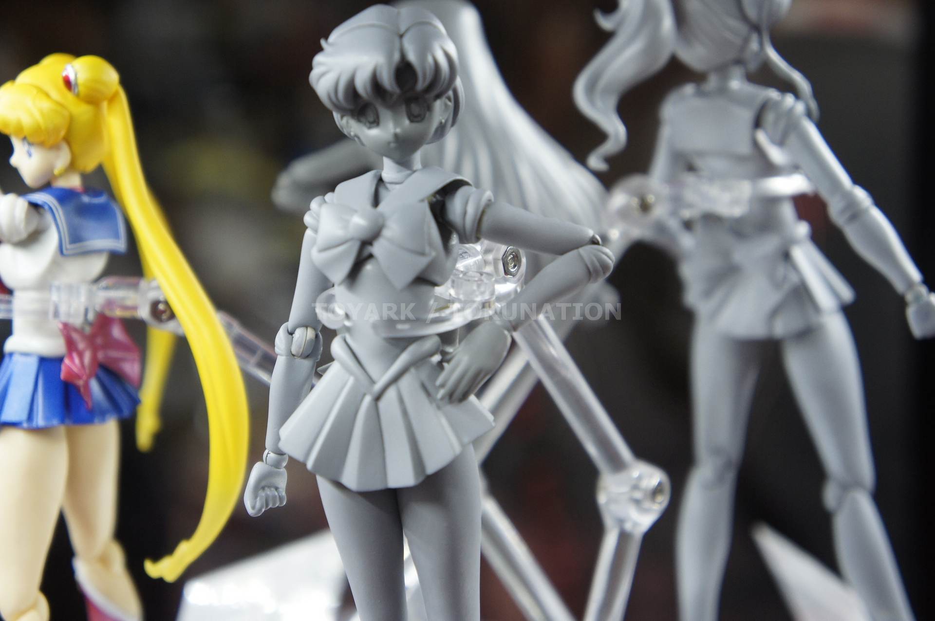 [Bandai][Tópico Oficial] S.H.Figuarts | Bishoujo Senshi Sailor Moon - Sailor V - Página 11 SDCC-2013-Tamashii-Nations-Sailor-Moon003