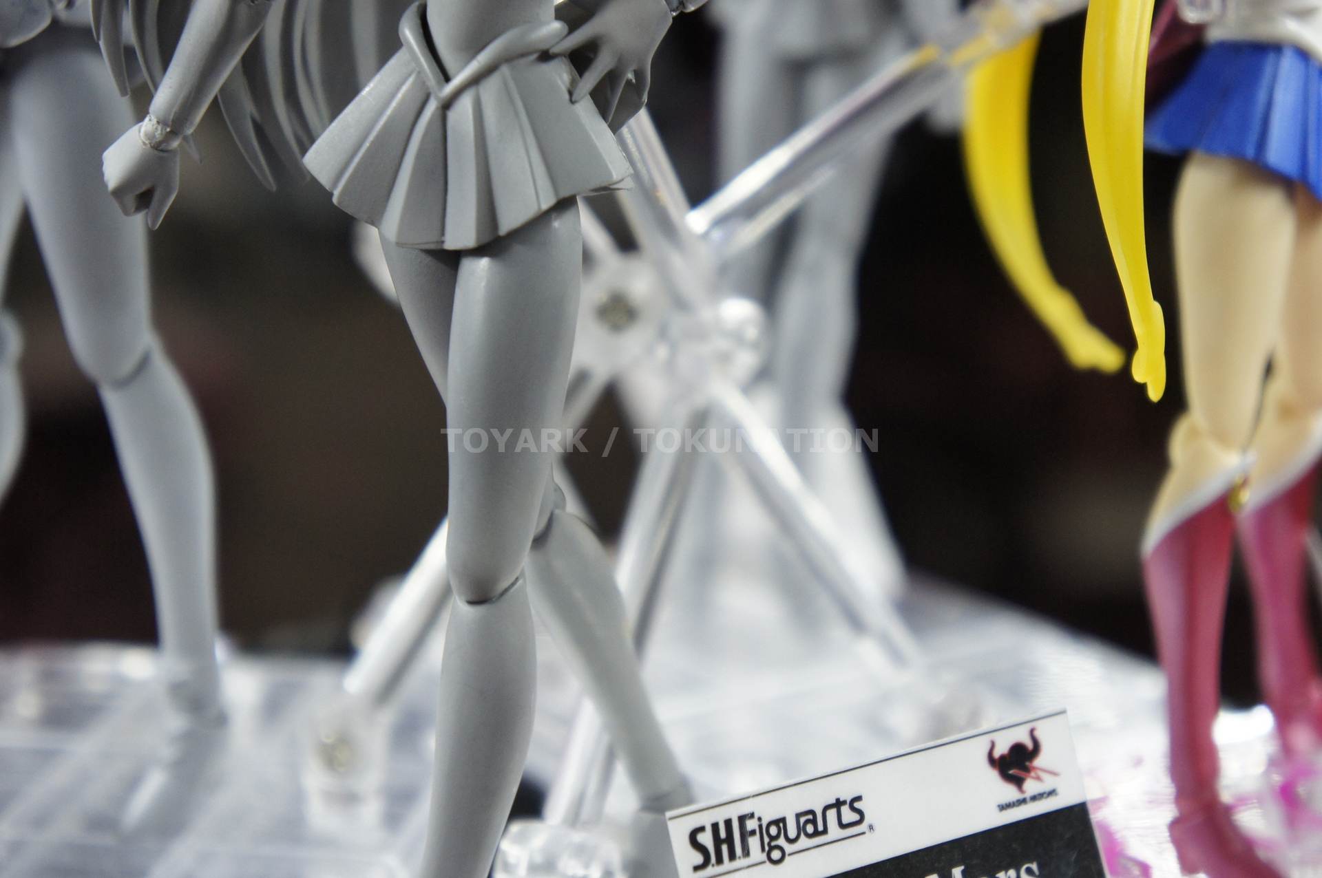 [Bandai][Tópico Oficial] S.H.Figuarts | Bishoujo Senshi Sailor Moon - Sailor V - Página 11 SDCC-2013-Tamashii-Nations-Sailor-Moon012