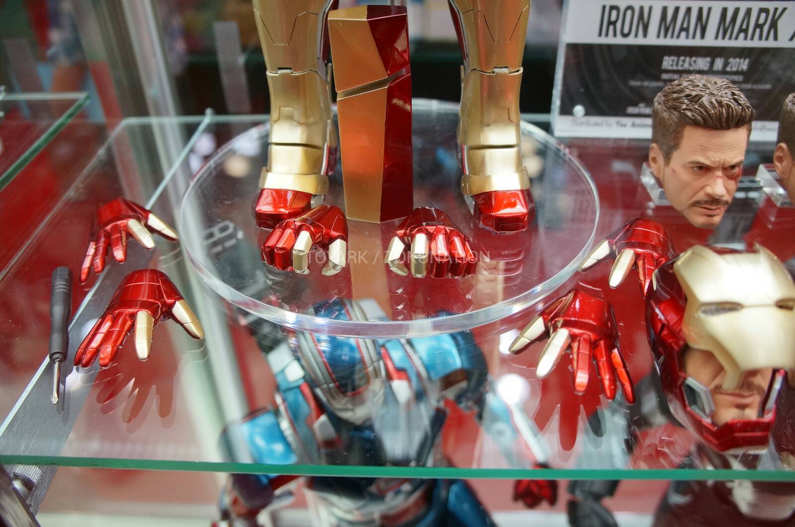 [NYCC 2013] Stand Super Alloy  DSC01088