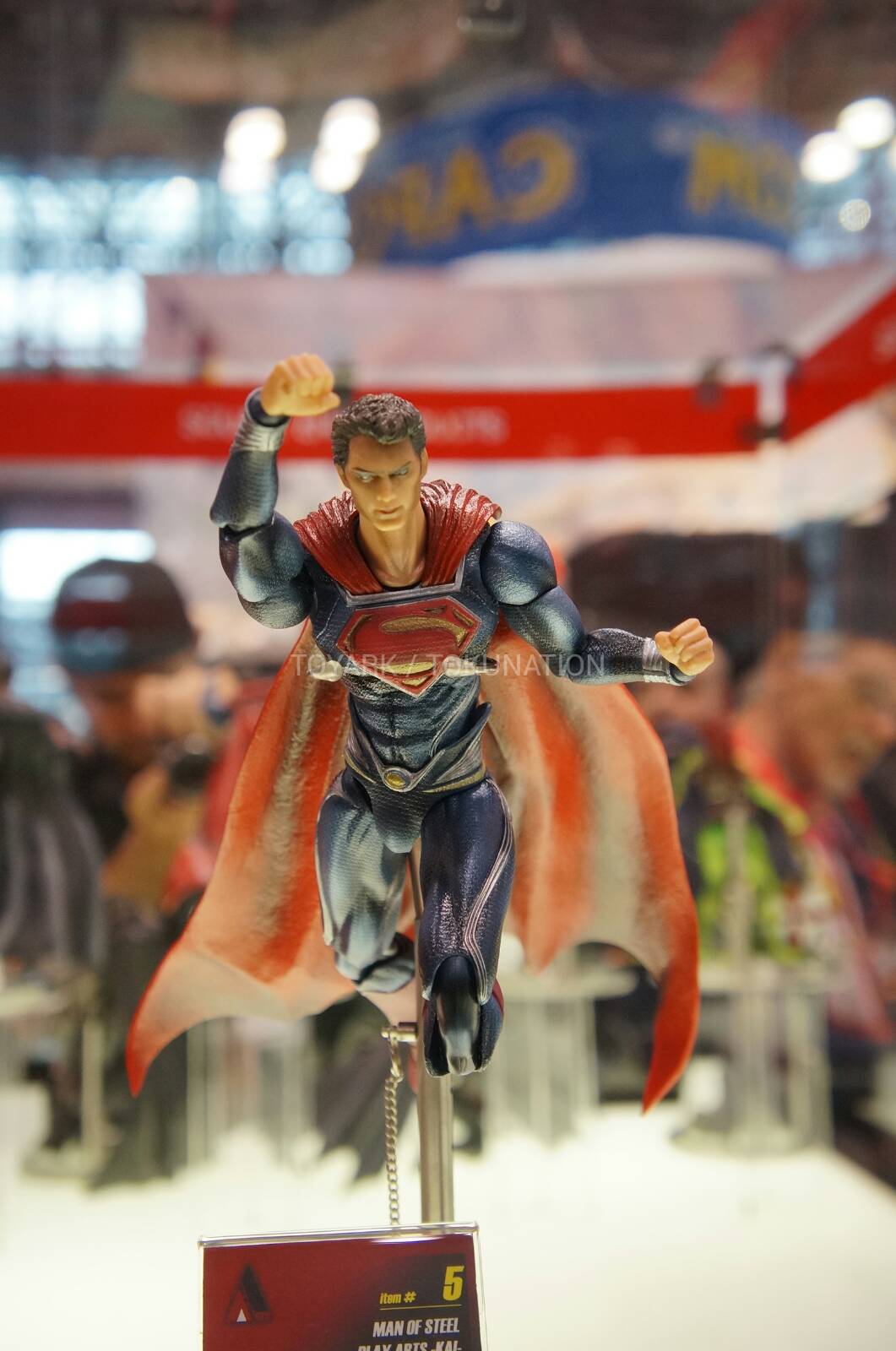 [NYCC 2013] Stand Square Enix - Play Arts Kai: DC DSC01594