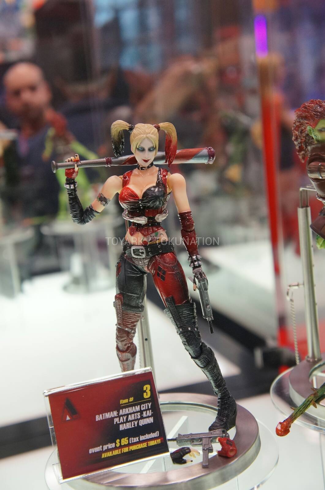 [NYCC 2013] Stand Square Enix - Play Arts Kai: DC DSC01595