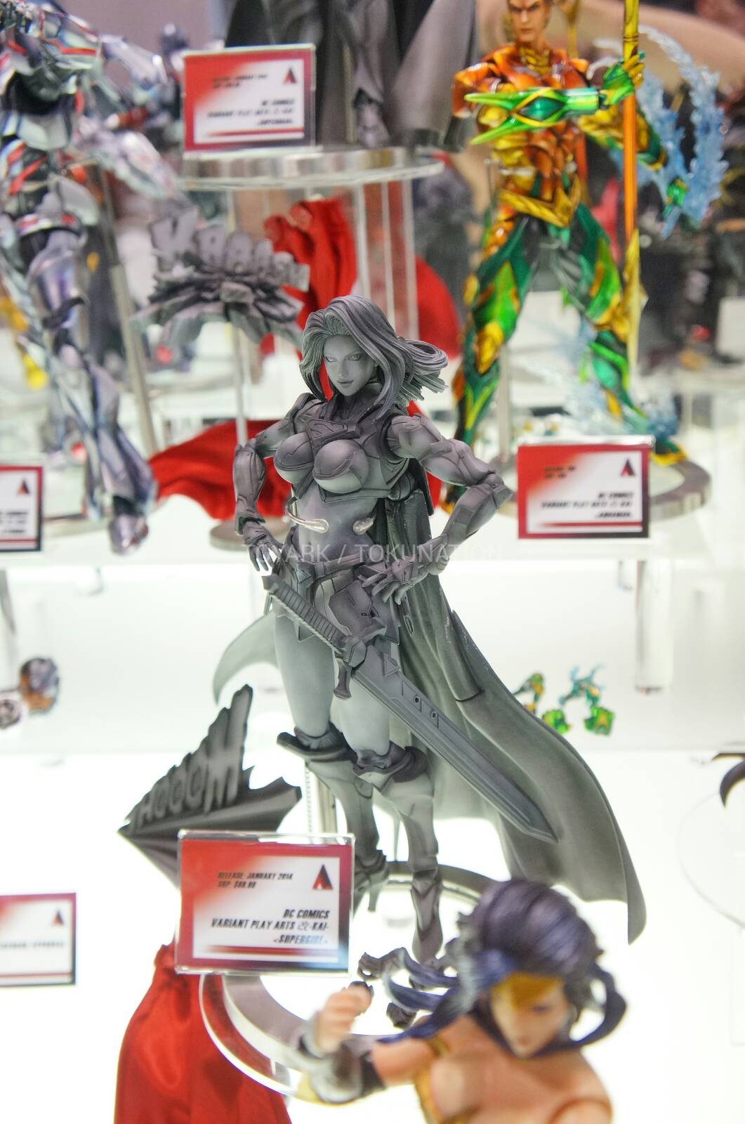 [NYCC 2013] Stand Square Enix - Play Arts Kai: DC DSC01623