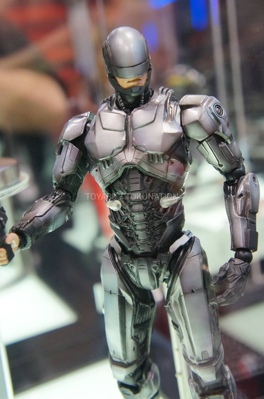 [NYCC 2013] Stand Square Enix - Play Arts Kai: Robocop DSC01734