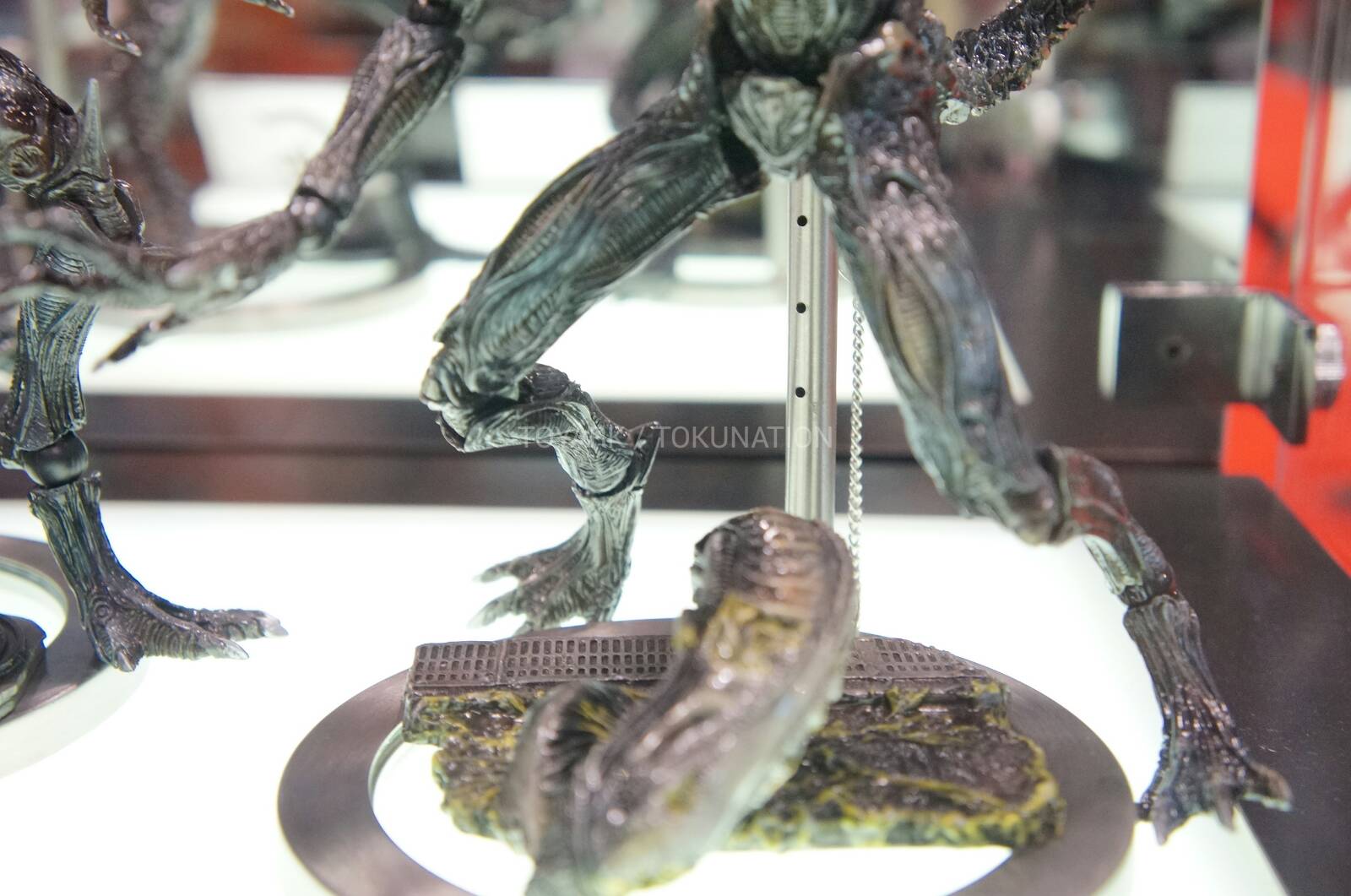 [NYCC 2013] Stand Square Enix - Play Arts Kai: Alien DSC01757