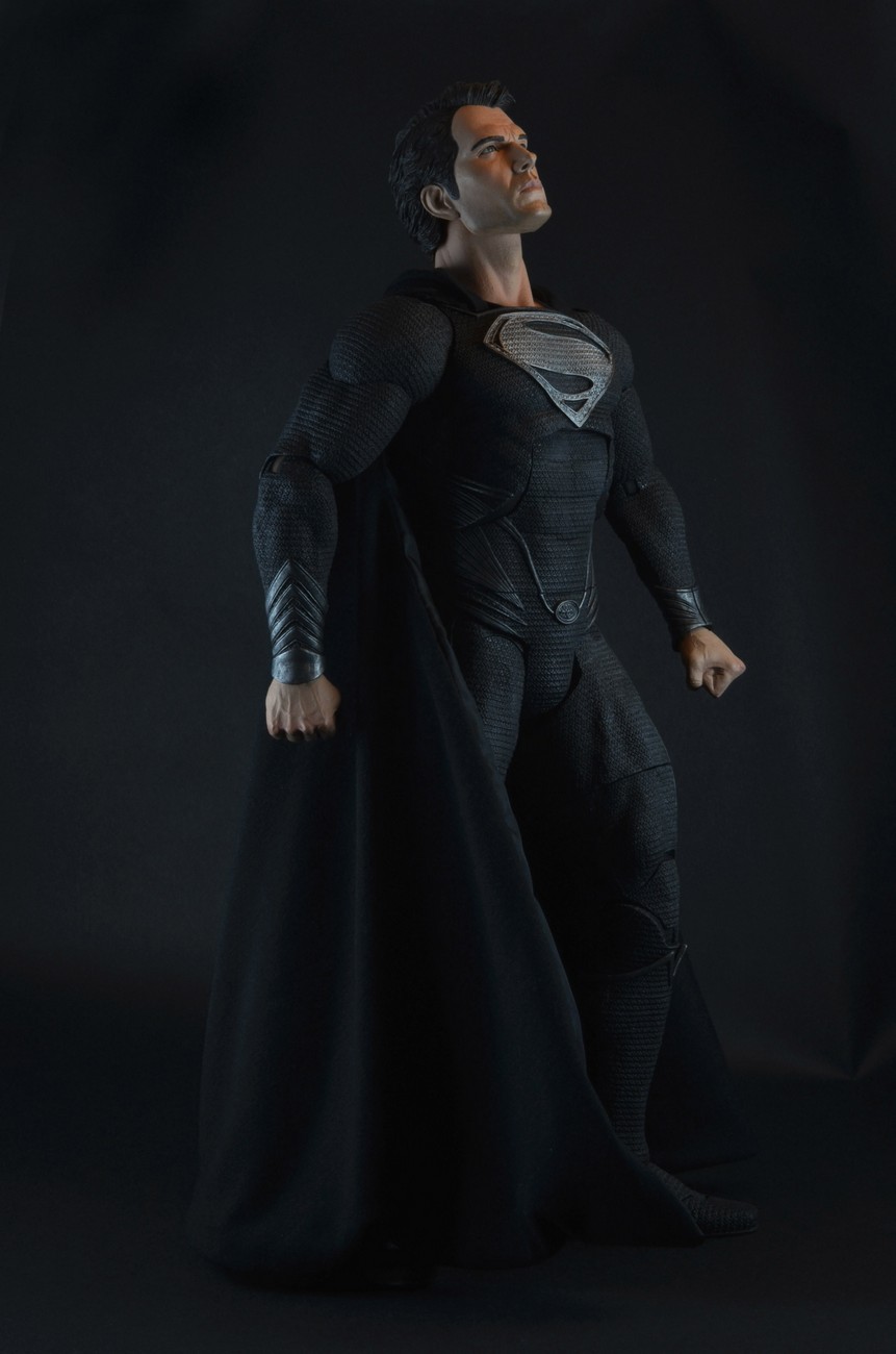 [NECA] Superman Man of Steel - "Black Costume" 1/4 scale NECA-Black-Suit-Superman-003