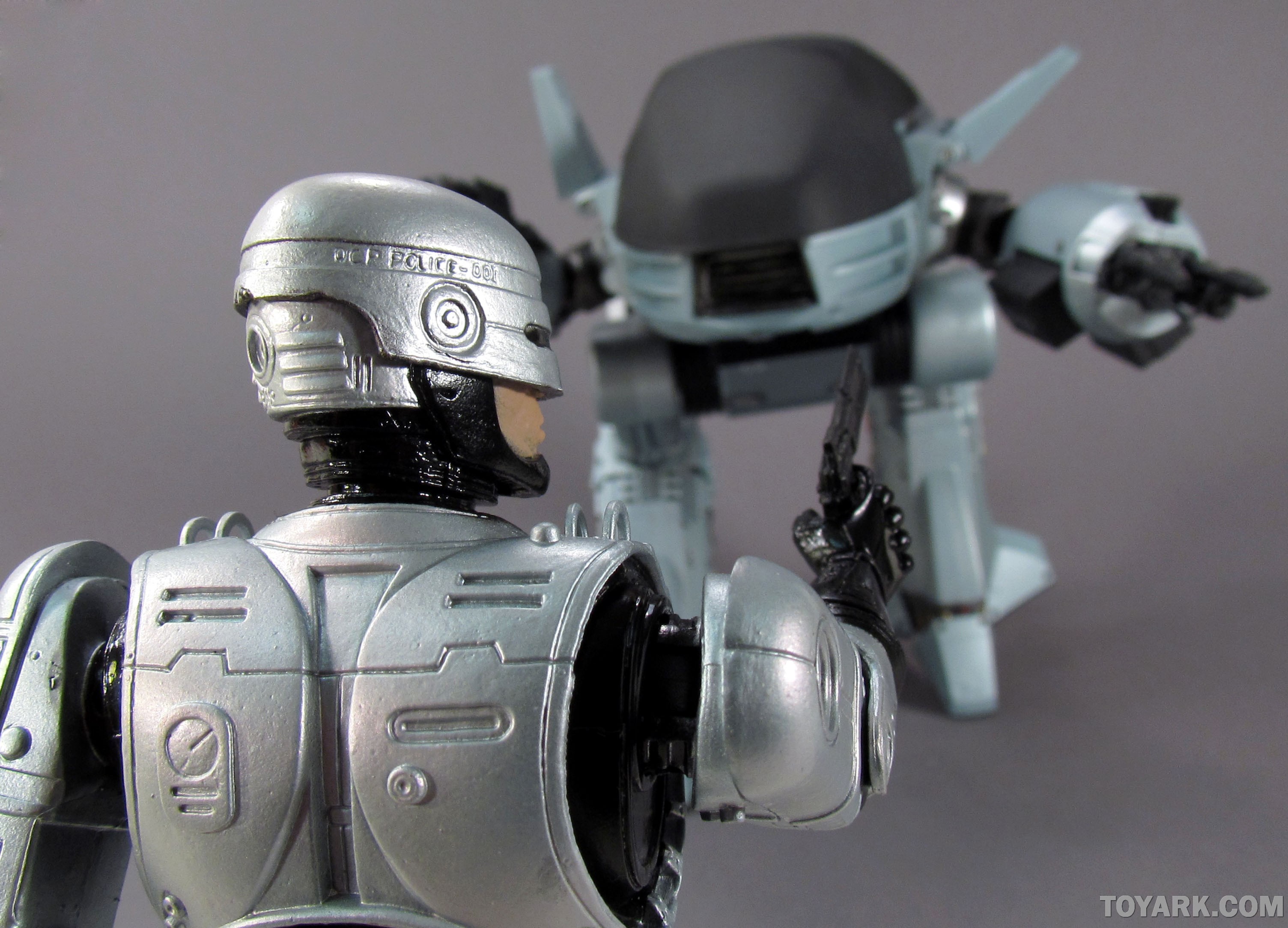 [NECA] RoboCop - ED-209 - Página 2 NECA-Robocop-ED-209-051