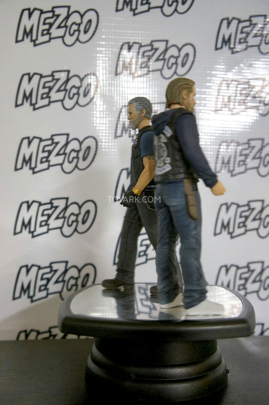 [Mezco] Sons of Anarchy - Action Figures Mezco-TF-Preview-Sons-of-Anarchy-006