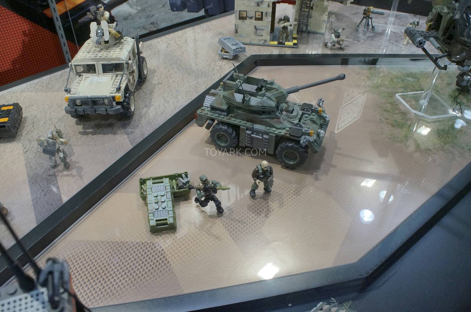 [EVENTO] Toy Fair 2014 - Megablocks Toy-Fair-2014-Call-of-Duty-Mega-Bloks-024