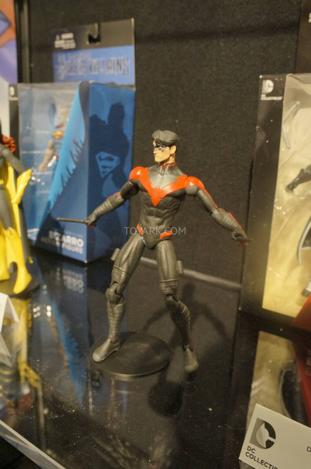 [Toy Fair 2014] DC Collectibles Toy-Fair-2014-DC-Collectibles-121